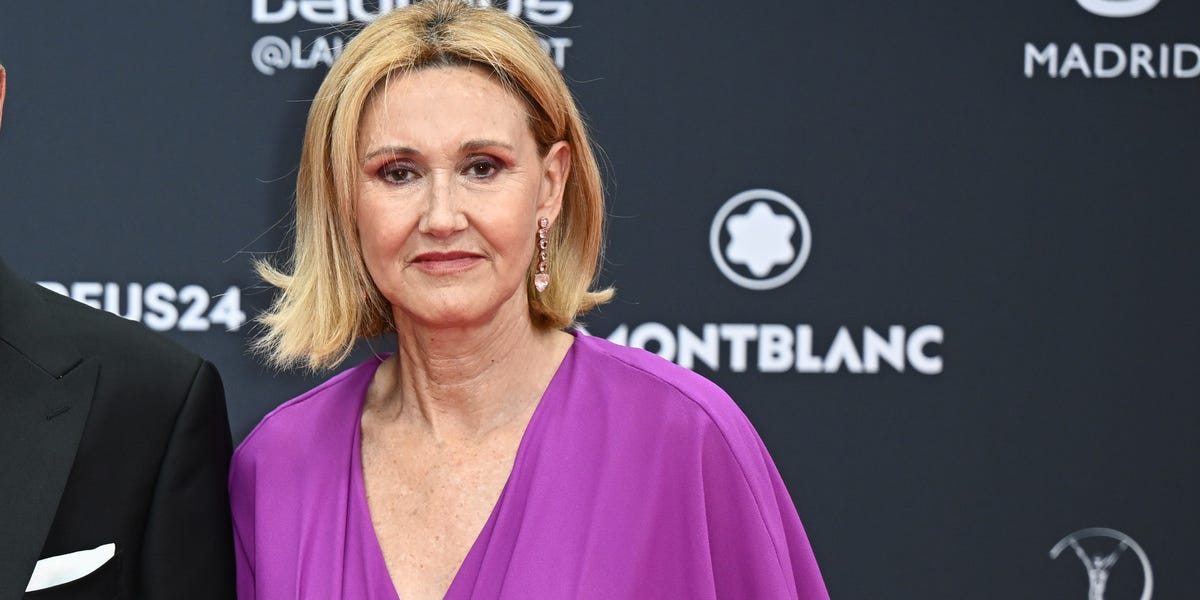 las prendas básicas que Ana María Parera, madre de Rafa Nadal, ha lucido en su viaje más familiar