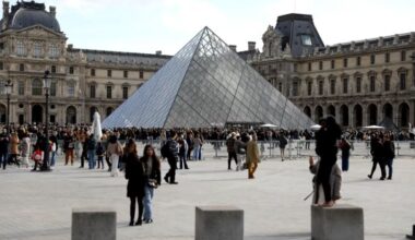 El Museo del Louvre aumentará un 45 % el precio de la entrada para visitantes no europeos