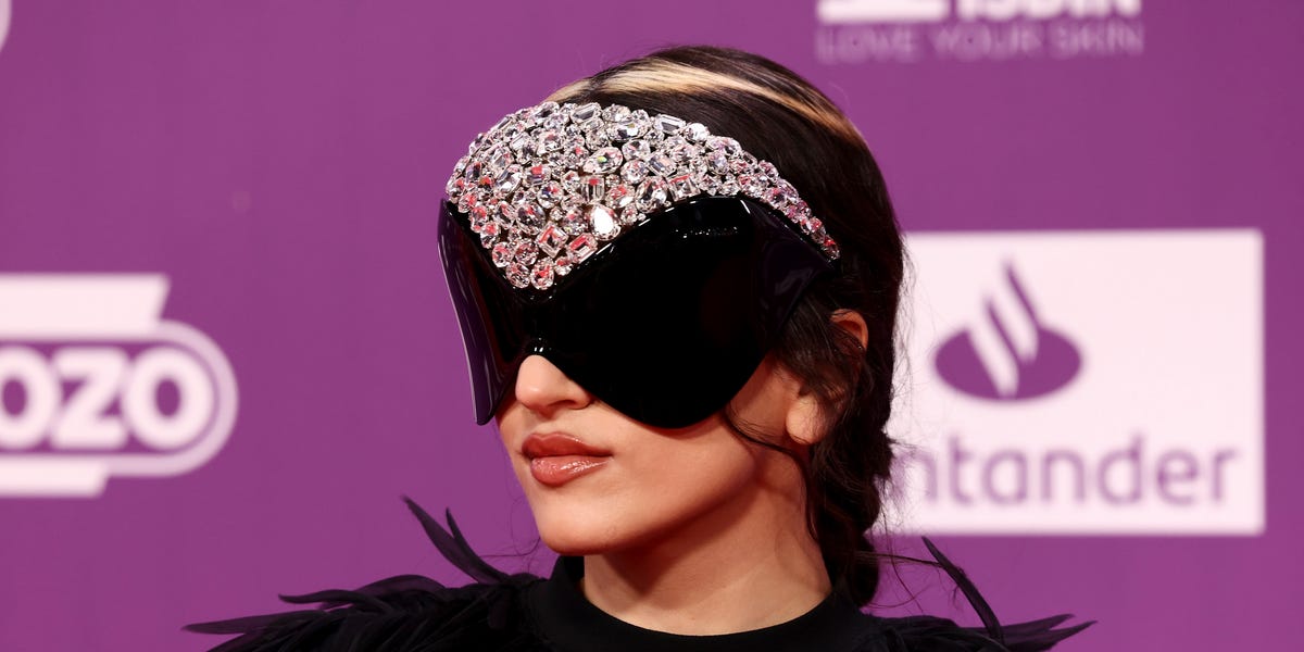 El Balenciaga de Rosalía y otros looks de la alfombra roja de LOS40 Music Awards Santander 2025 para el recuerdo - Harper's BAZAAR