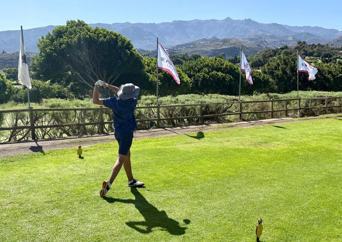 Imagen secundaria 1 - Rafael González y Blanca Gómez-Balboa, campeones de la Copa Palmer en el Real Club de Golf de Las Palmas