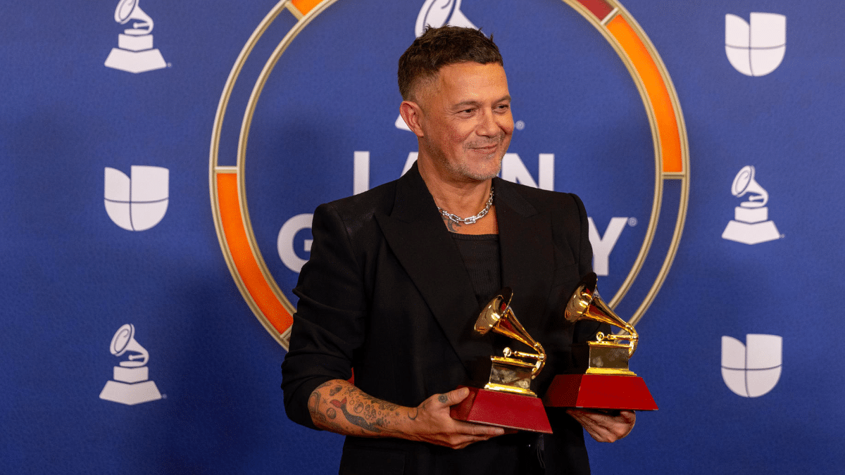 Los Latin Grammy 2025 coronan a Bad Bunny y bendicen la 'resurrección' de Alejandro Sanz