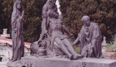 Arte eterno: un paseo por las esculturas funerarias de Extremadura