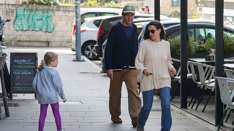 Alessandro y María junto a su hija