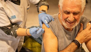 La prevención, el motor que llena la cola de la vacuna de la gripe