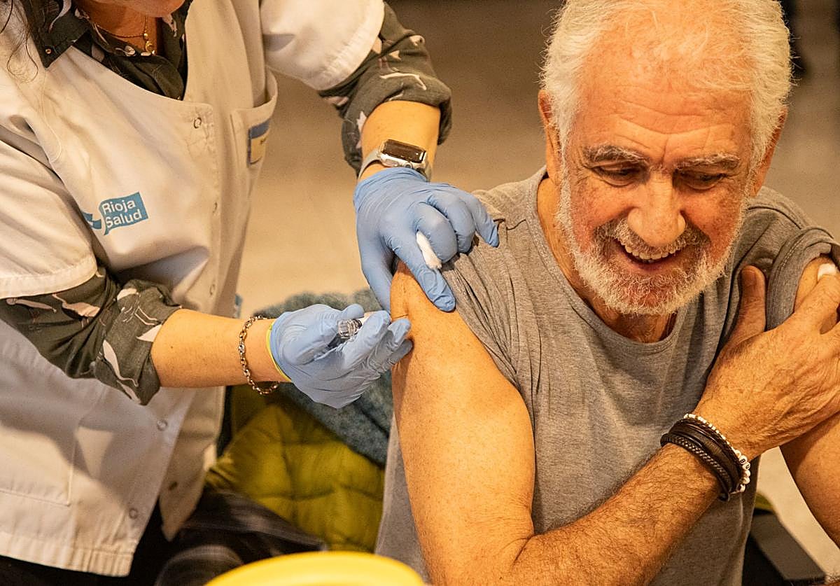 La prevención, el motor que llena la cola de la vacuna de la gripe