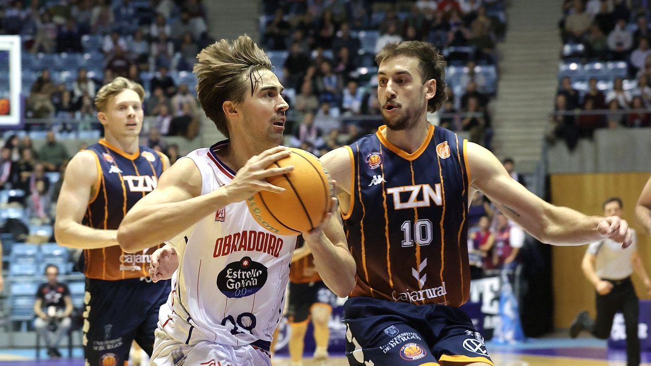 El Obradoiro exhibió su baloncesto armónico ante el Tizona (93-68) - La Voz de Galicia