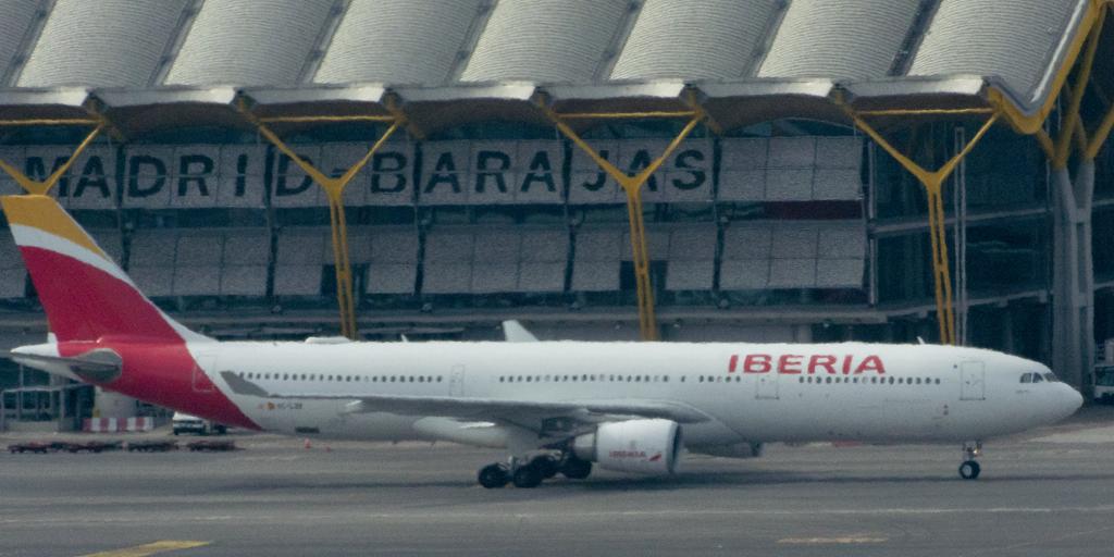Iberia lanza billetes desde 21 euros por el Black Friday: destinos, cómo comprarlos y condiciones - ABC