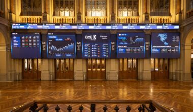 Santander y BBVA impulsan al IBEX 35 entre expectativas de recortes de tipos en EEUU