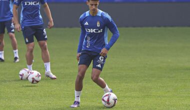 El Real Oviedo afirma estar «tranquilo» ante la denuncia del Málaga por falsear un documento para un patrocinio