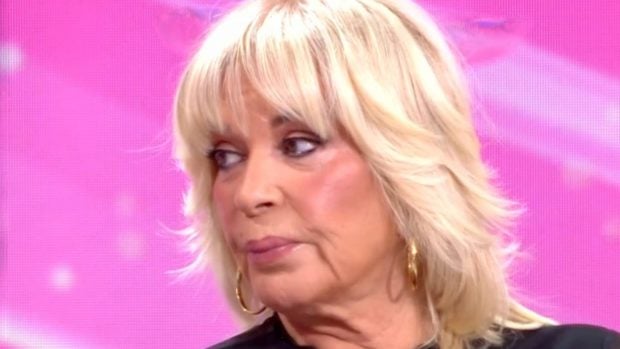 Bárbara Rey en el plató de 'Fiesta'. (Foto: Telecinco)