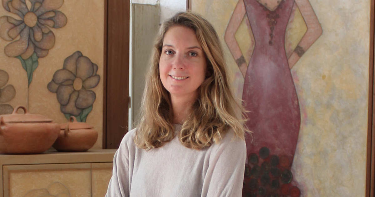 "En 2026 vuelve a renacer el terciopelo en cojines, sofás y camas, pero nada de rojo ni verde"