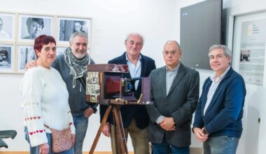 Salvada la cámara del fotógrafo zaragozano del caballito de la Lonja