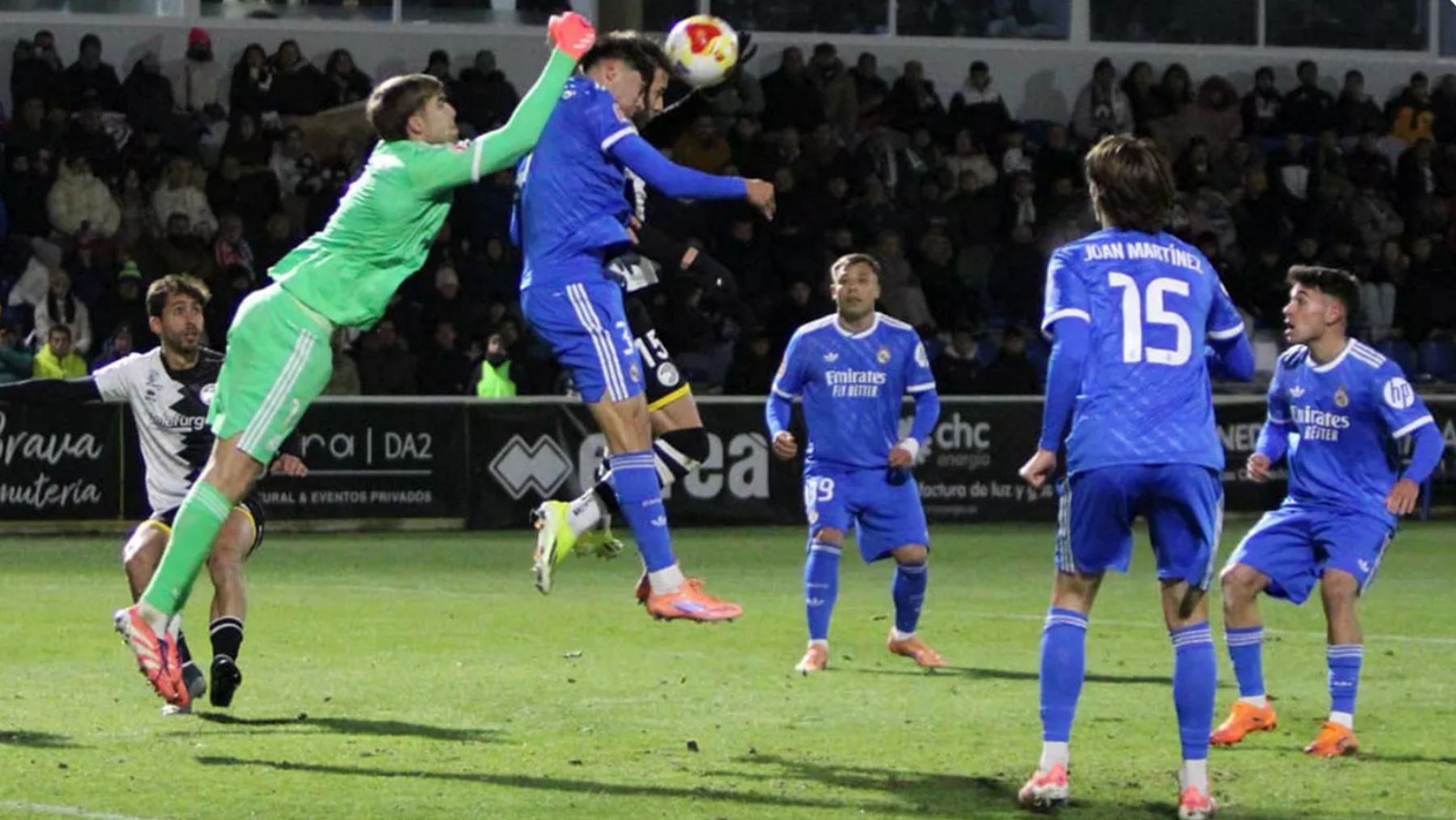 El Unionistas de Salamanca deja helado a un Castilla que sigue en play off