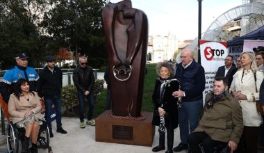 Una gran escultura recuerda en Portugalete a las víctimas de accidentes de tráfico