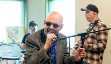 El Indio Solari se mostró en el estudio con los Fundamentalistas del Aire Acondicionado