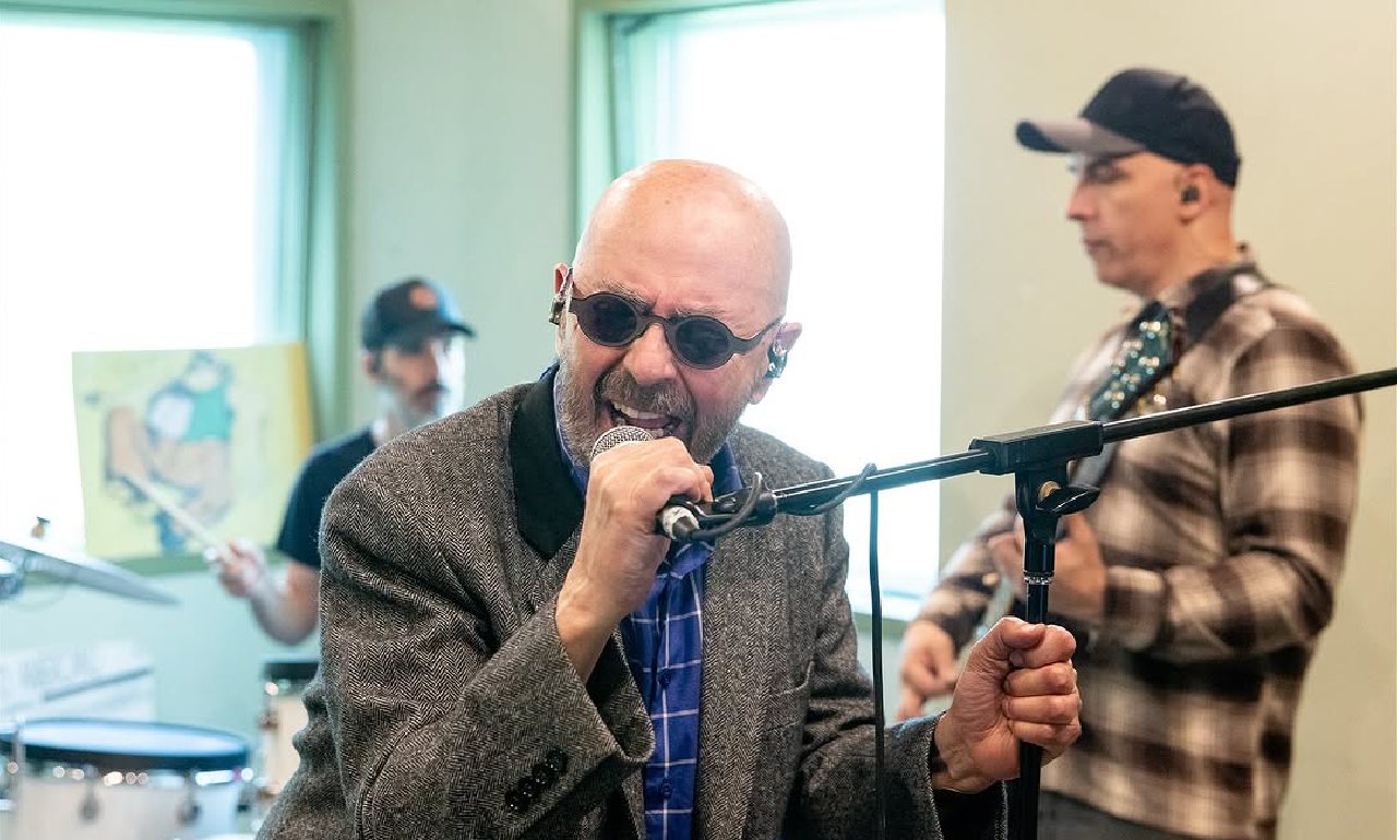 El Indio Solari se mostró en el estudio con los Fundamentalistas del Aire Acondicionado