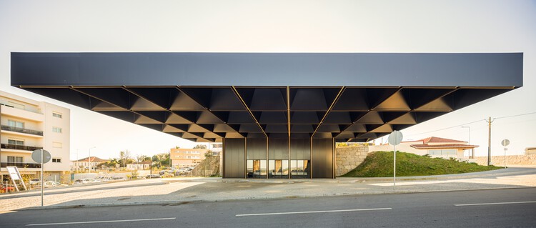 Centro intermodal de Lousada / spaceworkers - Fotografía exterior, Concreto