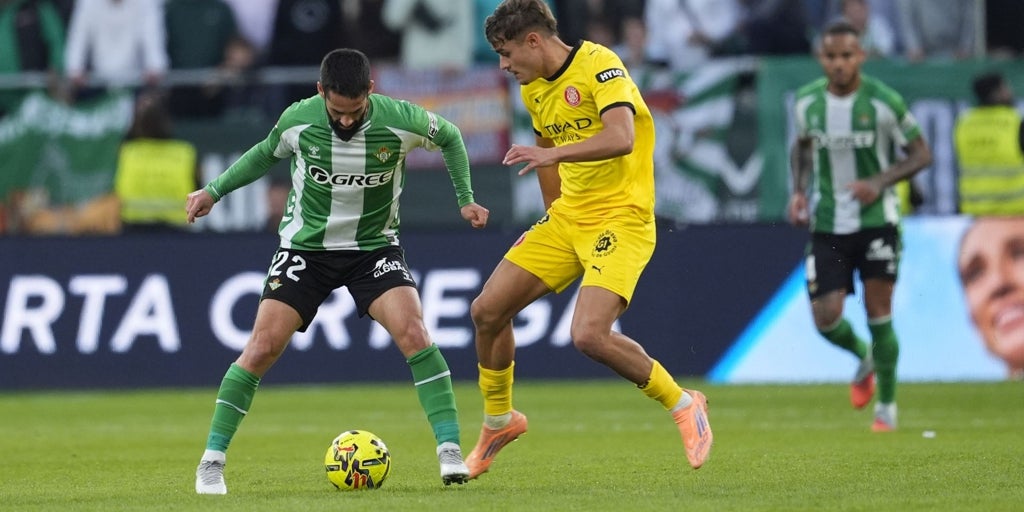 La nueva espinillera de Isco que evitó un susto en su regreso con el Betis