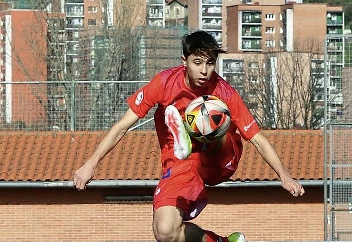 El Alavés lleva convocado a Barcelona a un juvenil bilbaíno que arrebató al Athletic