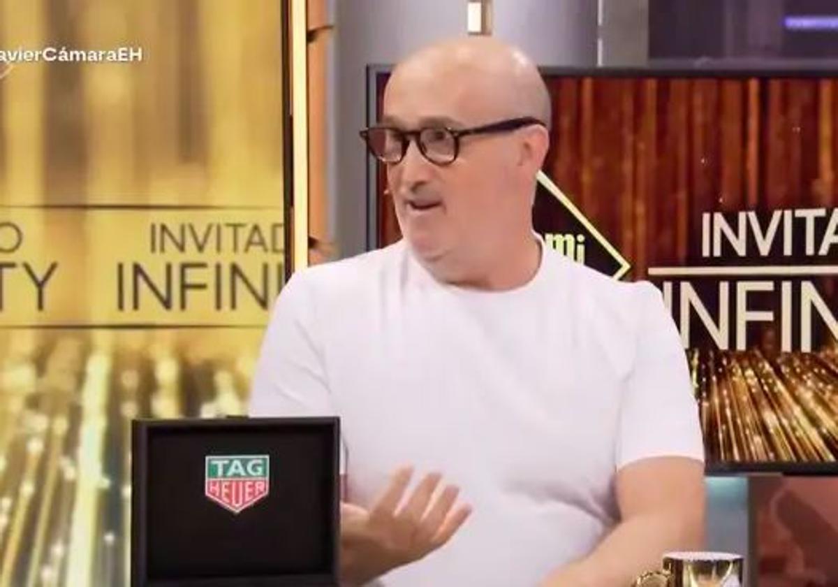 Pablo Motos regala un reloj de lujo a Javier Cámara y éste lo rechaza por una buena causa