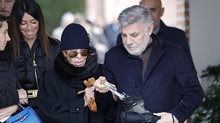 El arquitecto Joaquín Torres, roto por la muerte de su padre, el ferrolano Juan Torres Piñón