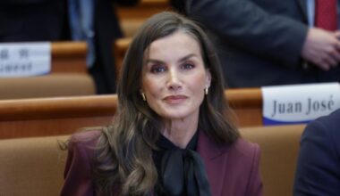 La reina Letizia, testigo del furor en China por el español y una canción de Rosalía tiene mucho que ver