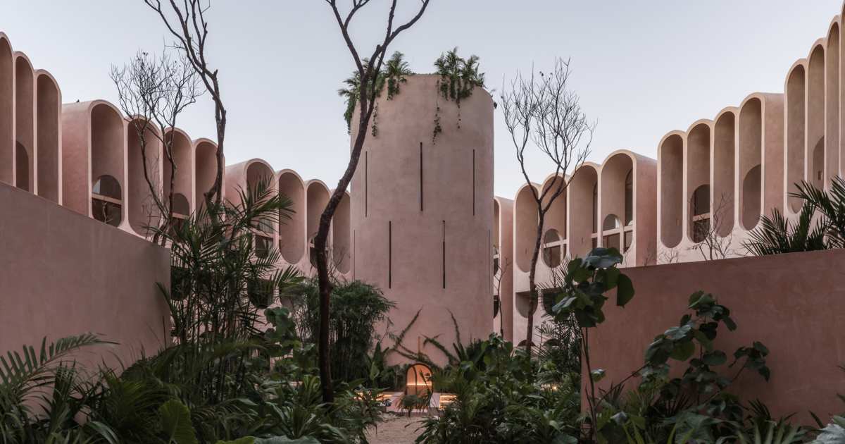 En Tulum, México, una original urbanización con referencias a la Torre de Babel invita a disfrutar de un entorno privilegiado