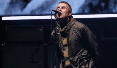 El encuentro final de Liam Gallagher con los fans argentinos que lo despidieron en el aeropuerto