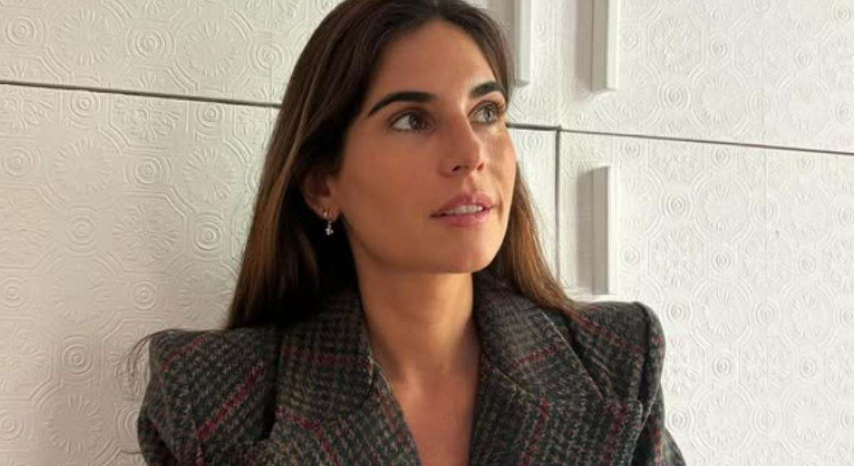 hombreras XXL y el color estrella de la temporada