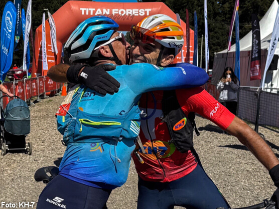 Luis Ángel Maté y Pilar Fernández estrenan el palmarés de la Titan Forest Patagonia de Chile Luis Ángel Maté y Pilar Fernández estrenan el palmarés de la Titan Forest Patagonia de Chile