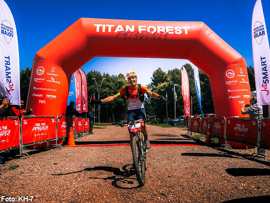 Luis Ángel Maté y Pilar Fernández lideran la Titan Forest Patagonia tras imponerse en la primera etapa Luis Ángel Maté y Pilar Fernández lideran la Titan Forest Patagonia tras imponerse en la primera etapa