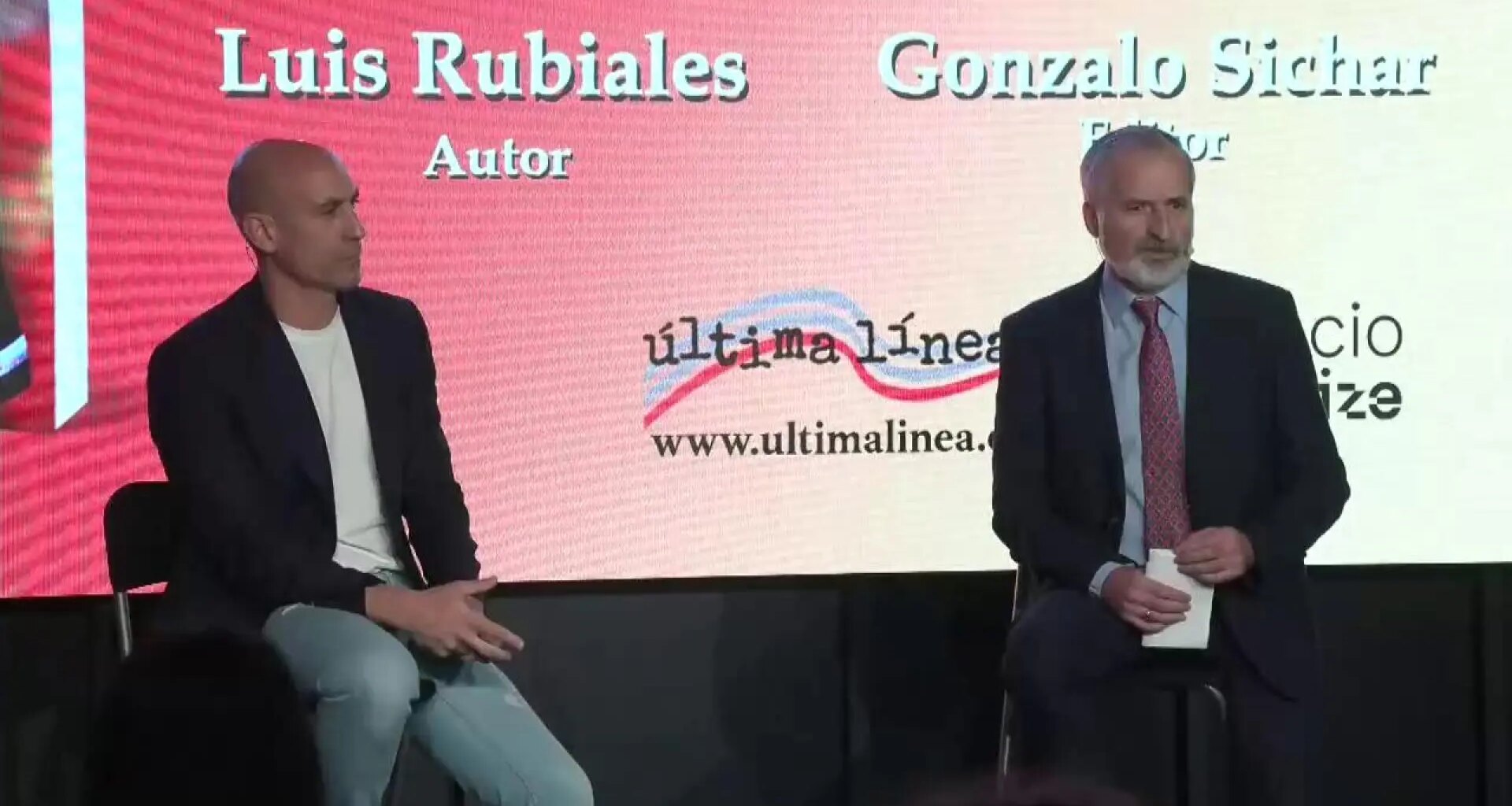 Luis Rubiales, atacado por un desconocido en la presentación de su libro 'Matar a Rubiales'
