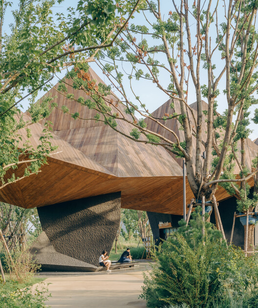Restaurante LuxeIsland / DL Atelier - Fotografía exterior, Madera