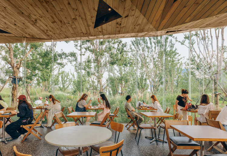 Restaurante LuxeIsland / DL Atelier - Fotografía interior, Comedor, Sillas