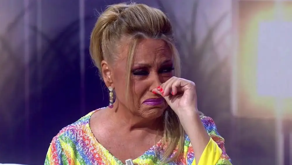 Lydia Lozano confiesa en “De Viernes” la verdad sobre su ausencia y manda mensajes a sus ex de “Sálvame”