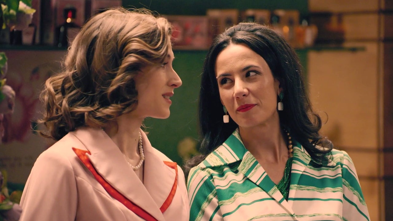 Cloe y Marta celebran el éxito de los nuevos uniformes