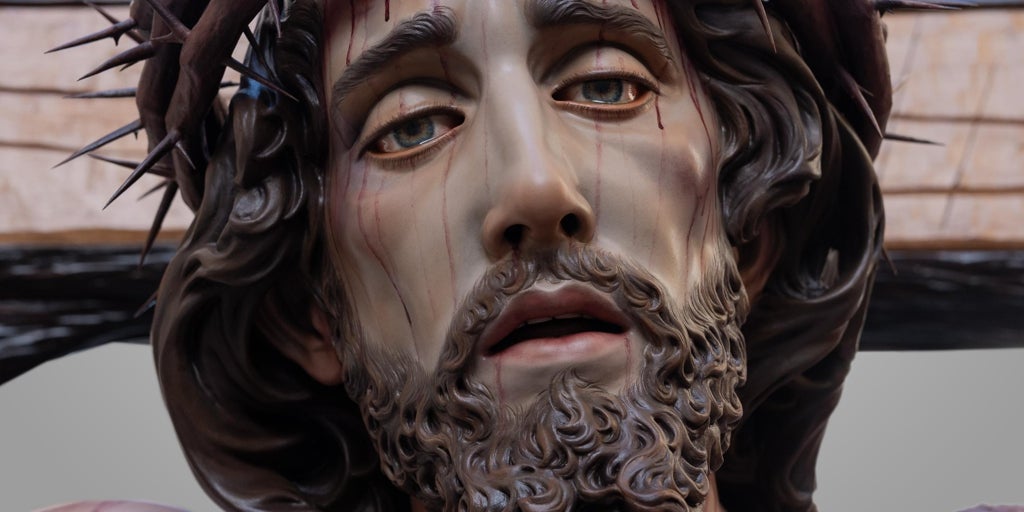 El imaginero Manuel Martín Nieto exporta a Austria el crucificado de la Misericordia