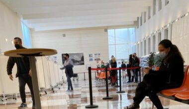 Sanidad vuelve a recomendar el uso de la mascarilla en los hospitales y centros de salud valencianos