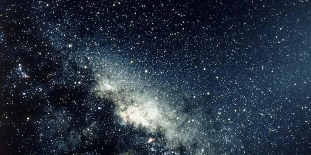 Después de una búsqueda de cien años, científicos dicen haber 'visto' materia oscura por primera vez