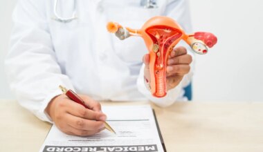 La enfermedad oculta que podría aparecer en las mujeres que han superado un cáncer de cuello uterino