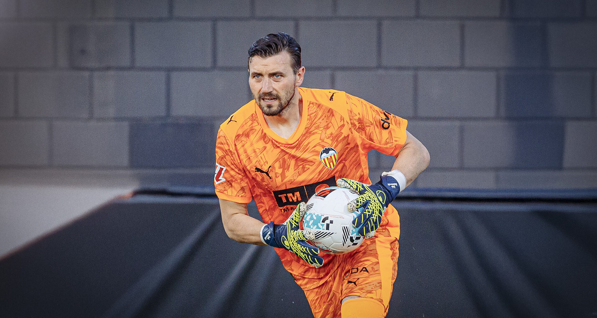 Dimitrievski explota contra el Valencia: "No comparto la decisión del entrenador y no me dejaron salir en verano""