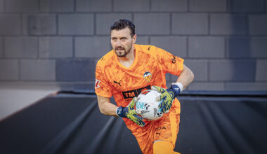 Dimitrievski explota contra el Valencia: "No comparto la decisión del entrenador y no me dejaron salir en verano""