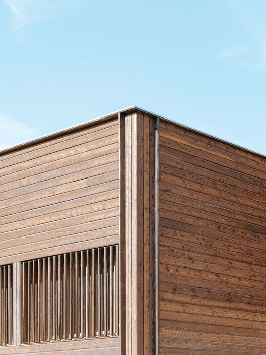 Centro Comunitario Hotel + Social  / MEII ESTUDIO - Fotografía exterior, Madera