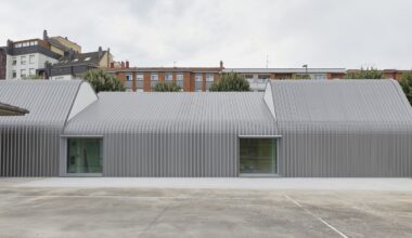 Movimiento y asimetría. Comedor infantil de Ventanielles por Rogelio Ruiz + Macario G. Astorga
