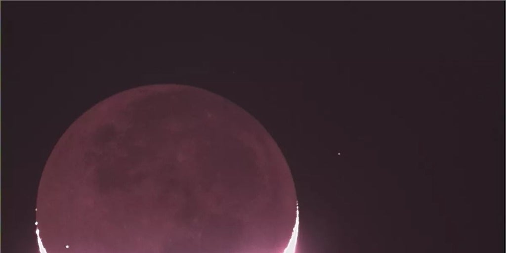 Un astrónomo japonés capta dos brillantes explosiones en la Luna