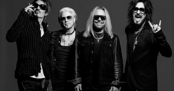 Nikki Sixx (Mötley Crüe) se queja de los artistas de 65 años que siguen intentando actuar como si tuvieran 25: “No creo que esté bien para los fans”