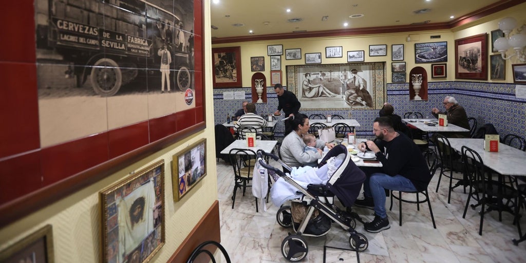 Muere Antonio Pérez, alma de la emblemática taberna 'El Abuelo' en Córdoba