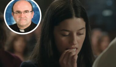 El obispo Munilla va al cine a ver 'Los domingos', la nueva película de Alauda Ruiz de Azúa, y es claro: «Me llama la atención...»