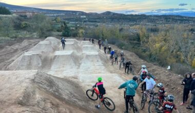 el municipio estrena un área de saltos de tierra