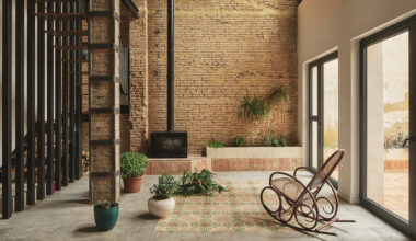 La rehabilitación de esta casa patio en Xirivella busca la esencia del hogar ideal